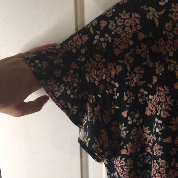 Ann Taylor Loft Floral Ruffle T-Shirt Loose Top Small - Picture 3 of 7